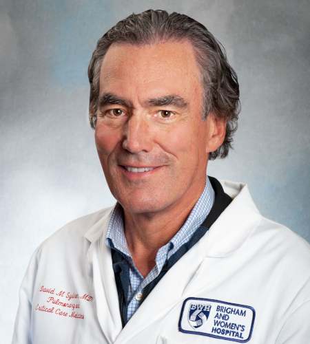 Dr. David Systrom, docente do Brigham and Women's Hospital Pulmonary and Critical Care e Professor Assistente de Medicina na Harvard Medical School